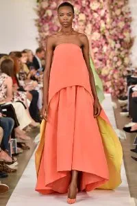 Rochie Coral, care merge, ce să poarte, 55 modele în fotografie