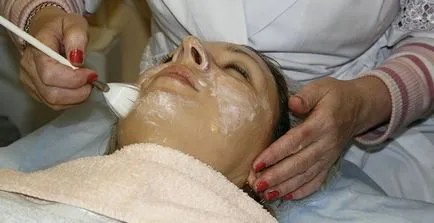 Coji de glycolic faciale la domiciliu, cum se face procedura