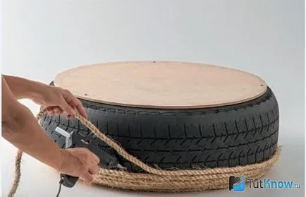 Efectuarea otomanii si scaune pentru casa si gradina