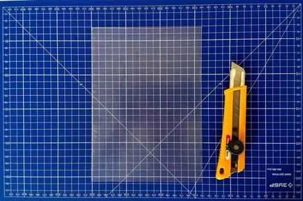 Producția de buzunare adezive pentru standuri de informare din plastic transparent - echitabil (clar) Producția de buzunare adezive pentru standuri de informare din plastic transparent - Târg
