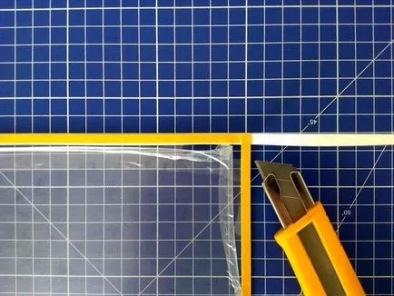 Producția de buzunare adezive pentru standuri de informare din plastic transparent - echitabil (bandă adezivă) Producția de buzunare adezive pentru standuri de informare din plastic transparent - Târg