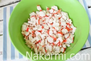 Salata de crab cu brânză 10 rețete (crabsticks salată) Salata de crab cu brânză 10 rețete