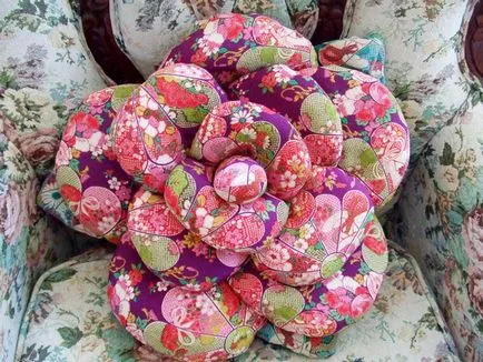 Frumos perna in forma de flori confectionata din tesatura, brodată