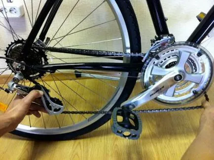 Ca lanț trage pe o bicicletă și reglementarea acestuia (lanț) Cum de a trage lanțul pe bicicletă și alinierea acestuia