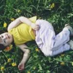 Cum să vă spălați hainele cu rostopască și imprimare spoturi