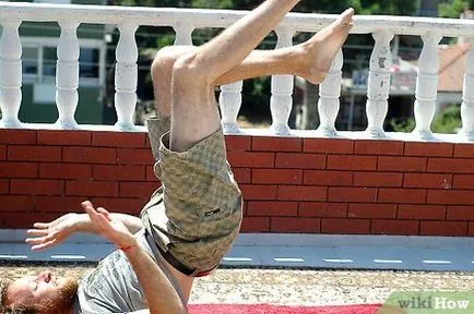 Cum de a împinge de la sol și se ridice în picioare