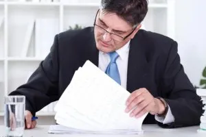 Cum de a contesta decizia de informații utile instanței pentru avocați tineri