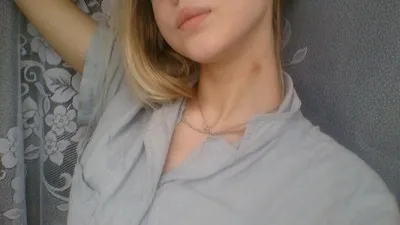 Cum se pune un Hickey pe gât