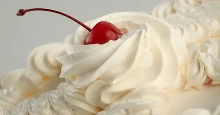 Crema de tort cremă - rețete de frișcă cu brânză mascarpone, brânză de vaci, smântână (tort) Crema de tort crema - rețete din frisca cu branza mascarpone, brânză de vaci, smântână și