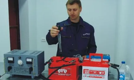 Cum de a verifica nivelul electrolitului din baterie