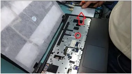 Cum să dezasamblați laptopul Acer Aspire v5-571