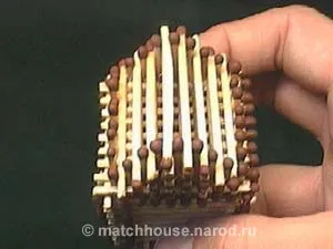 Cum sa faci o casa de chibrituri cu clasa lor de master hands-pas