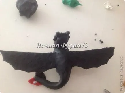 Cum sa faci un dragon din plastilină pus în scenă foto și video de instruire