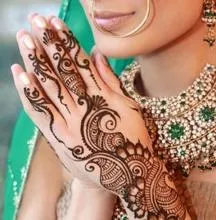 Cum de a face mehndi - corp henna
