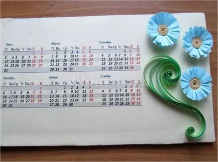 Cum de a face un calendar pentru desktop cu mâinile de hârtie (compensare) Cum de a face un calendar pentru desktop cu mâinile de hârtie