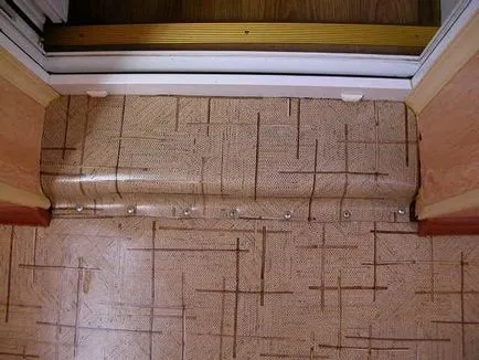 Cum de a face pragul de balcon pe usa de la balcon a țiglei, fotografii laminat din plastic (balcon) Cum de a face pragul de balcon pe usa de la balcon a țiglei, laminat din plastic, fotografii