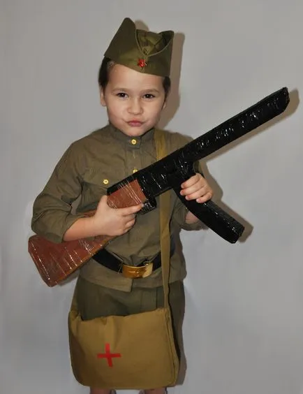 Cum sa faci un pistol sistem mitralieră Shpagin sau APC pentru tinerii soldați ai Armatei Roșii din carton
