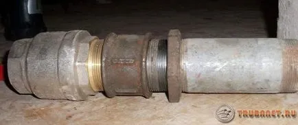 Cum se conectează tuburi metalice fără sudură filetate luați în considerare și cu guler, precum și