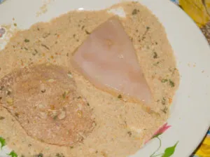 Pui în pesmet într-o tigaie în rețete cuptor