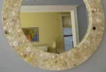 Cum de a decora un cadru oglindă cu mâinile modul de a decora baie și să actualizeze decorarea vechi (pentru a decora) Cum de a decora un cadru oglindă cu mâinile modul de a decora baie și să actualizeze decorul vechi