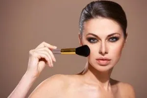 Cum de a camufla cosuri pe fata pas cu pas instrucțiunile și recomandări (pentru a masca acnee fata) Cum de a camufla cosuri pe fata pas cu pas instrucțiunile și recomandări