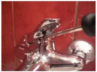 Cum să înlocuiți un cartuș de toner într-un blender cu mâinile