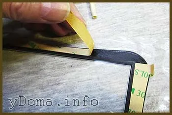 Cum să înlocuiți ecranul tactil (touch screen) a tabletei cu mâinile lor