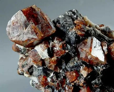 Piatra zircon proprietăți magice și medicinale, valoarea și semnele zodiacului (aplicația zircon) Piatra zircon proprietăți magice și medicinale, valoarea și semnele zodiacale