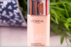Loreal fundație (perfectă alianță infayibl, Nud Magic și frecați meci)