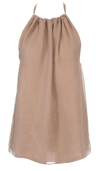 Rochie de vară în figură plină cu mâinile (fără un model) Rochie de vară în figură plină cu mâinile
