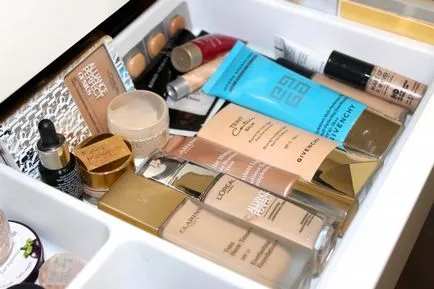 Cel mai bun de ikea pentru depozitarea produselor cosmetice (machiaj) Cel mai bun de ikea pentru a stoca produse cosmetice