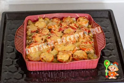 Cartofi cu ciuperci, brânză și roșii coapte în cuptor - reteta cu fotografii, retete pentru copii, feluri de mâncare (cuptor) Cartofi cu ciuperci, brânză și roșii coapte în cuptor - reteta cu fotografii, retete pentru copii, bucătărie