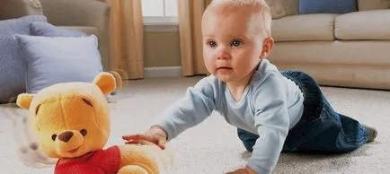 Atunci când un copil începe să se târască pe burta lui, mâinile și genunchii, abdomenul (atunci când copilul începe să se târască burta si genunchii pe burta) Atunci când un copil începe să se târască pe burtă, mâini și genunchi, pe burta