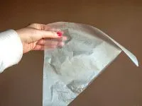 sac de patiserie cu mâinile sale