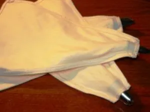 sac de patiserie cu mâinile sale