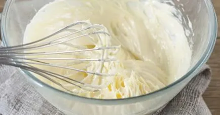 Crema de reteta crema cu crema de unt fotografie
