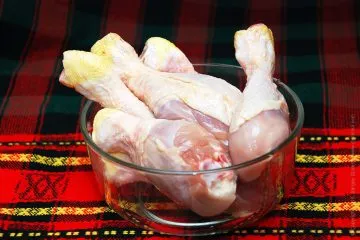 tocană de pui cu sos de casă morcovi