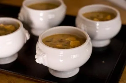 Pui într-un vas într-o rețetă cuptor cu pas (pui) Pui într-un vas în cuptor pentru un pas cu pas reteta
