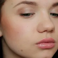 Machiaj la școală pentru a face unele pentru ochi maro, albastru și verde (tutoriale video și foto) (maro) Machiaj la școală pentru a face unele pentru ochi maro, albastru și verde (tutoriale video și foto)