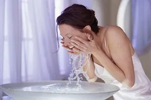 Masca de smântână intinerire faciala eficace (smântână) Masca de smântână întinerire facială eficientă