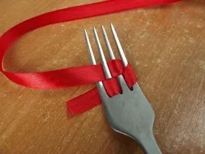 arcuri duble în miniatură pe fișa (arcuri duble in miniatura pe furca) arcuri duble miniatură pe o furculiță