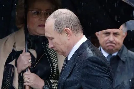 Lumea râde de Putin, „cutie de mers pe jos“ (Putin) Lumea râde de Putin, „caseta de mers pe jos“