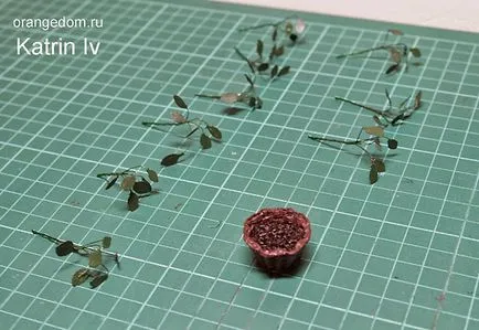 flori miniaturale în ghivece din răchită pentru Dollhouse (flori) flori miniaturale în ghivece de răchită pentru Dollhouse