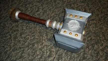 rocă Hammer cu propriile sale mâini