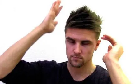 Bărbați styling părul scurt și mediu lungimea parului (scurt) Coafura de păr scurt pentru bărbați și păr de lungime medie