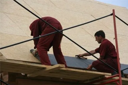 Instalarea de placi moi, cu mâinile lor