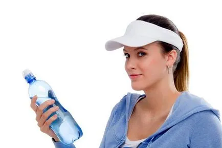 Fie că este posibil să se bea apă în timpul funcționării și că băutura după jogging (alergare) Pot să bea apă în timp ce rulează și ce să bea după jogging