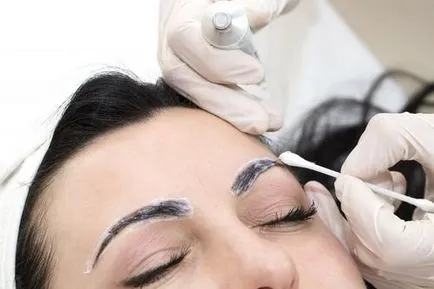 Este posibil să se frotiu sprancene vaselina dupa tatuaj (tatuaj) Este posibil să frotiu sprâncenele vaselina după tatuare
