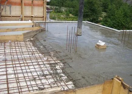 Monolitică fundatie placa de beton - aparate si costuri de proces (beton armat) Monolitică armat fundatie placa de beton - dispozitivul și costul procesului