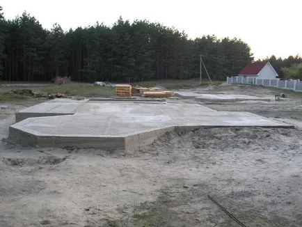 Monolitică fundatie placa de beton - aparate si valoare de proces (proces) Monolitică armat fundatie placa de beton - dispozitivul și costul procesului